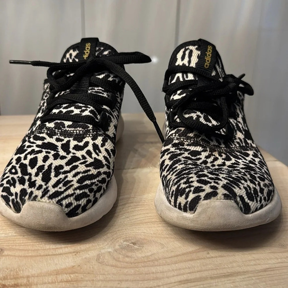 Adidas leopards shoes - Picture 3 of 6